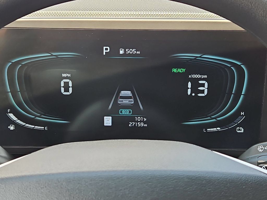 Used 2025 Kia Niro LX FWD image 16