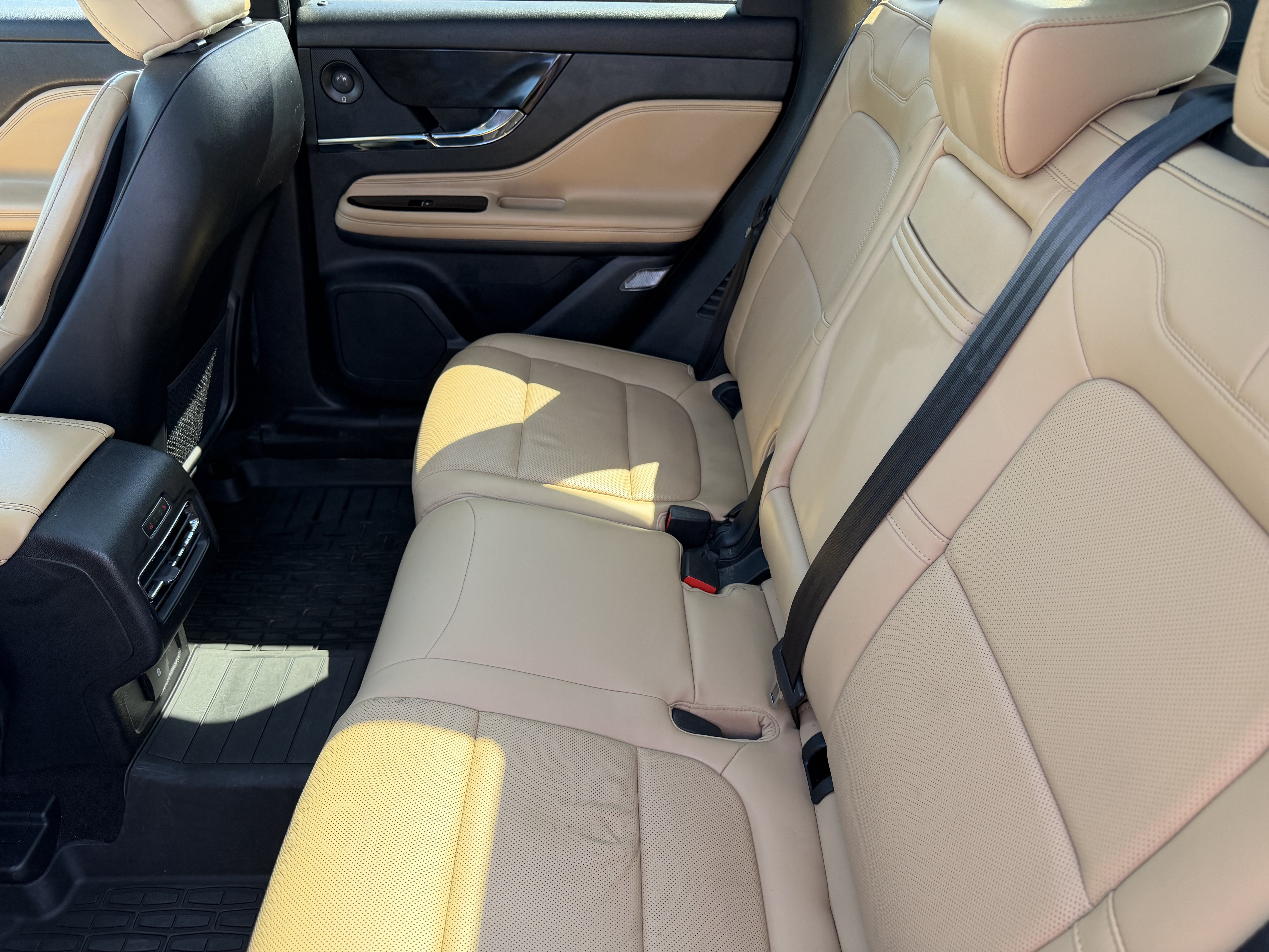 Used 2021 Lincoln Corsair Reserve w/ Sport Package AWD/4WD image 11