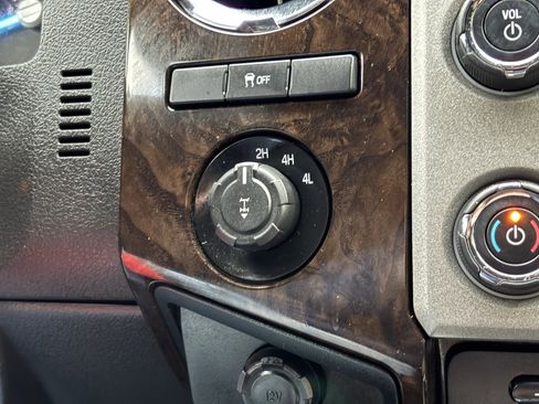 Used 2015 Ford F250 Platinum image 4