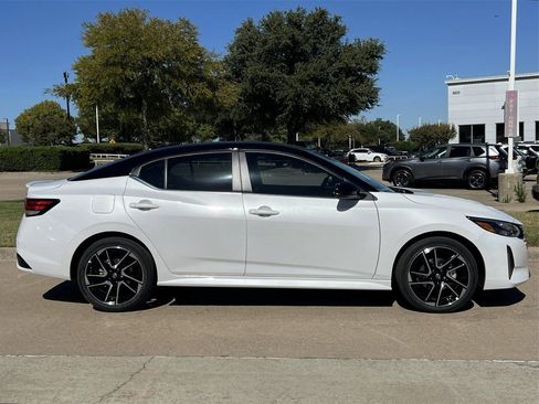 New 2025 Nissan Sentra SR image 3