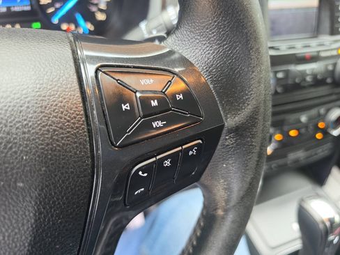 Used 2017 Ford Explorer XLT FWD image 26