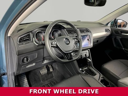 Used 2020 Volkswagen Tiguan SE w/ Panoramic Sunroof Package FWD image 17