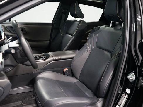 Used 2025 Toyota Crown Nightshade image 27