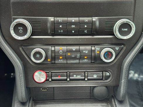 Used 2020 Ford Mustang Coupe RWD image 25