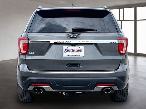Used 2018 Ford Explorer XLT w/ Equipment Group 202A image 5