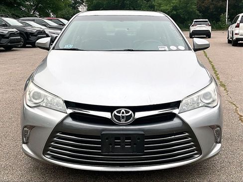 Used 2016 Toyota Camry XLE FWD image 2