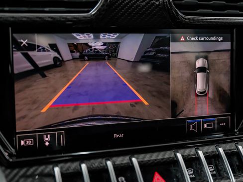 Used 2020 Lamborghini Urus image 33