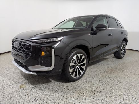 New 2026 Audi Q3 quattro 2.0T image 3