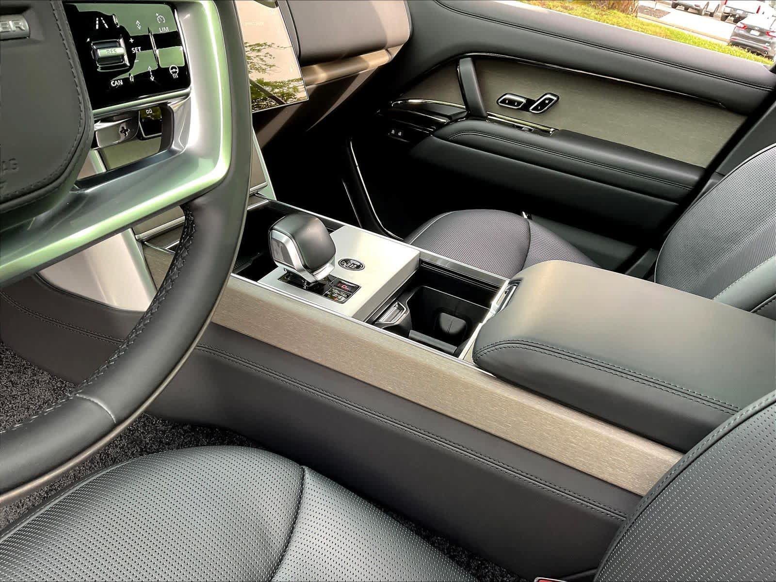 New 2026 Land Rover Range Rover SV AWD/4WD image 10