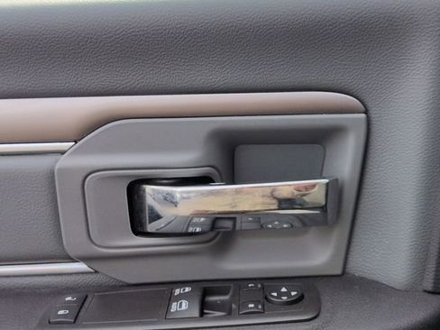 Used 2022 RAM 1500 Classic SLT image 13