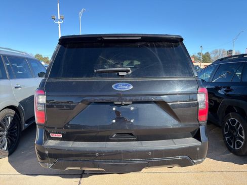 Used 2021 Ford Expedition Limited image 5