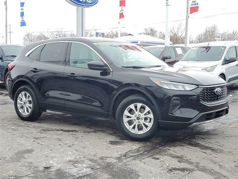 Used 2023 Ford Escape Active image 2