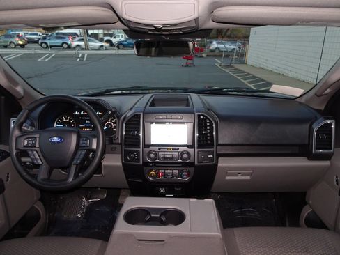 Used 2018 Ford F150 XLT w/ Equipment Group 302A Luxury image 14