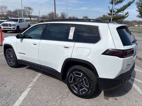 New 2026 Jeep Cherokee Laredo AWD/4WD image 19