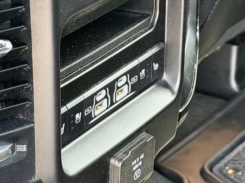 Used 2023 RAM 1500 Limited AWD/4WD image 10