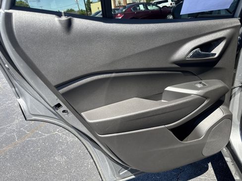 Used 2025 Chevrolet Trax RS w/ Driver Confidence Package FWD image 10