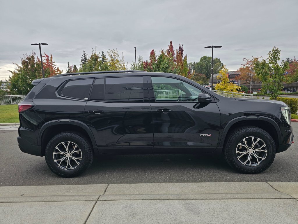 Used 2024 GMC Acadia AT4 w/ Luxury Package AWD/4WD image 8