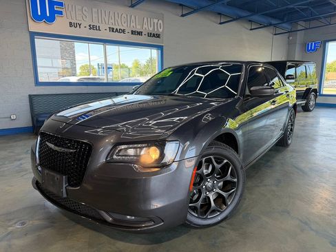 Used 2019 Chrysler 300 S AWD/4WD image 1