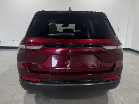 Used 2025 Jeep Grand Cherokee Altitude AWD/4WD image 26