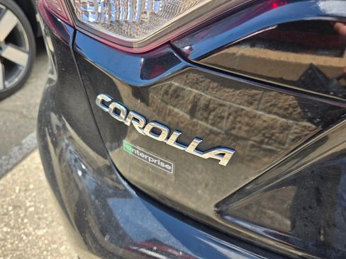 Used 2021 Toyota Corolla LE FWD image 17