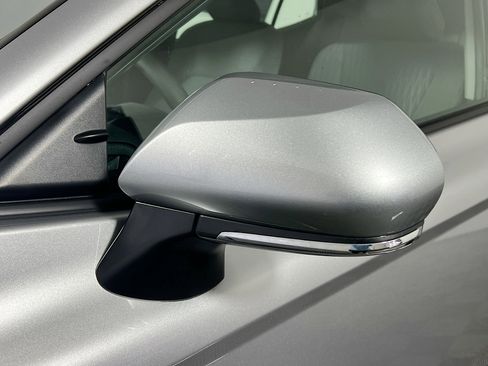 Used 2025 Toyota Camry LE image 12