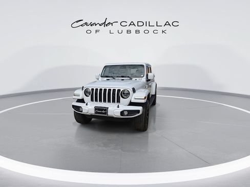 Used 2022 Jeep Gladiator Overland AWD/4WD image 4