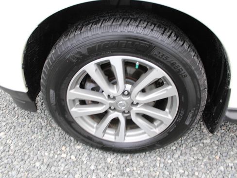 Used 2015 Nissan Pathfinder SV image 26