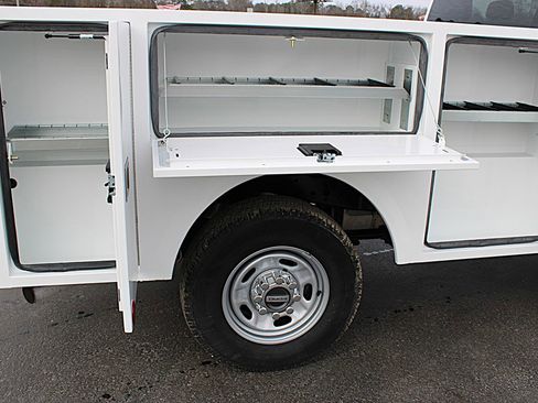 Used 2024 Ford F250 XL w/ XL Chrome Package image 10