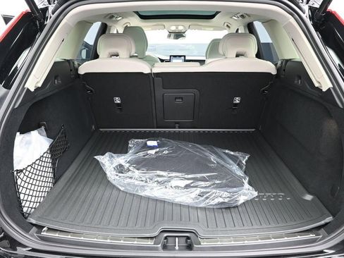New 2026 Volvo XC60 B5 Ultra w/ Protection Package Premier AWD/4WD image 10