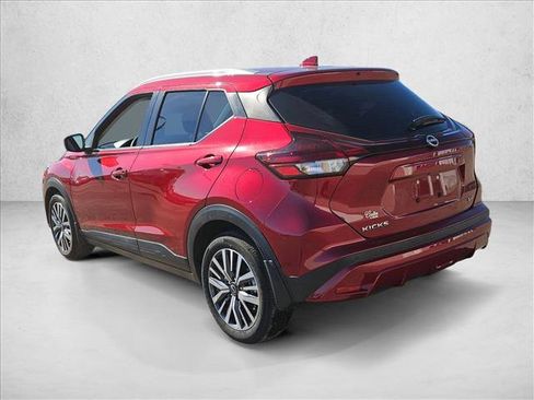 Used 2022 Nissan Kicks SV image 7