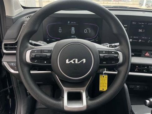 Used 2025 Kia Sportage LX image 14