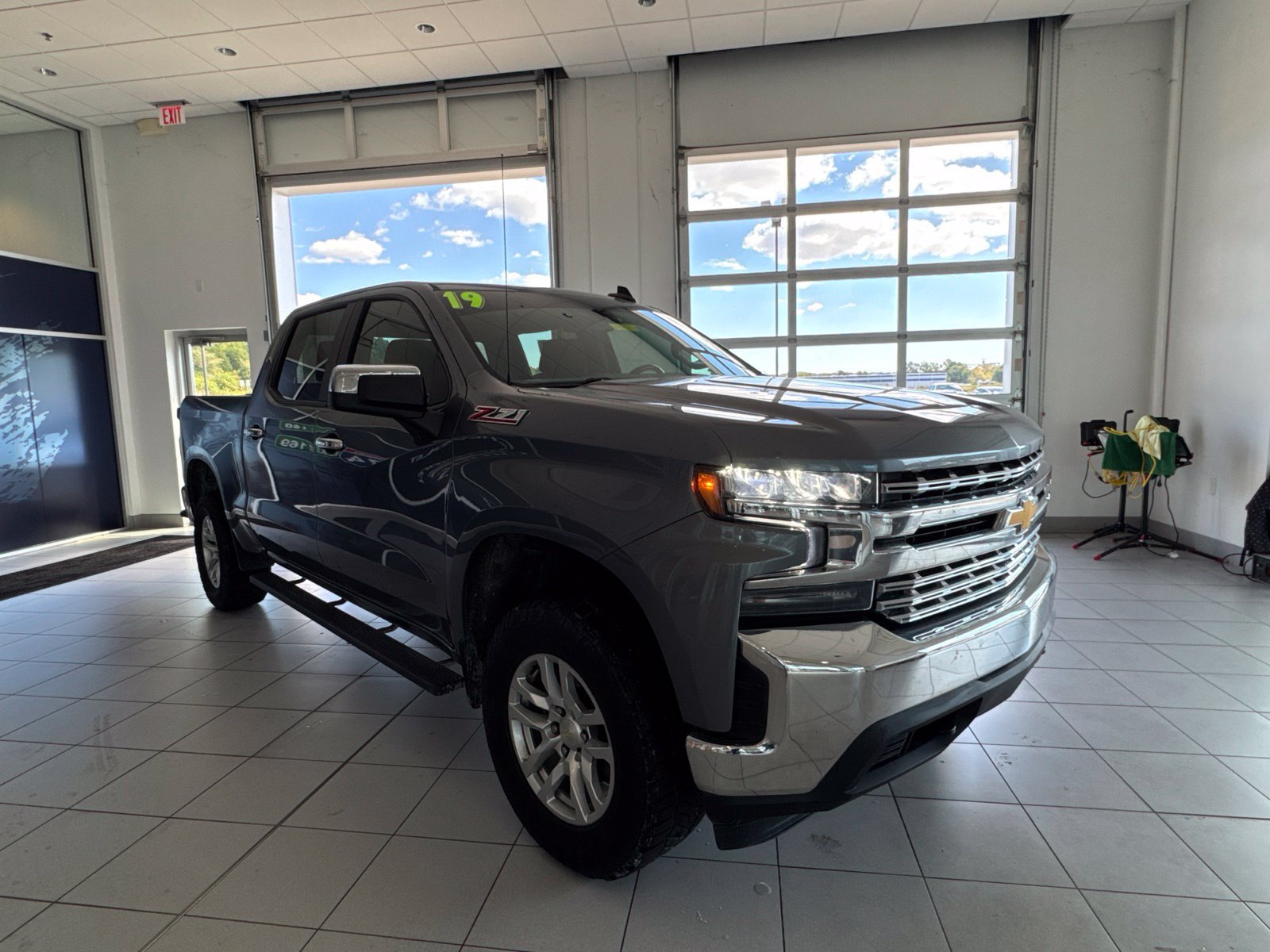 Used 2019 Chevrolet Silverado 1500 LT w/ All-Star Edition AWD/4WD image 3