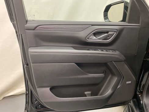 Used 2024 GMC Yukon XL SLT image 10