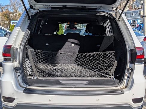 Used 2021 Jeep Grand Cherokee Laredo image 8