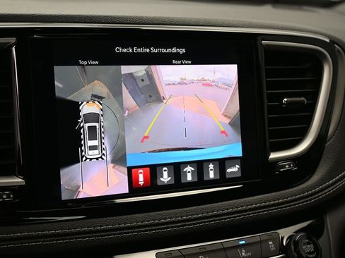 New 2027 Chrysler Pacifica Select FWD image 25