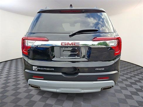Certified 2023 GMC Acadia SLT w/ Preferred Package image 6