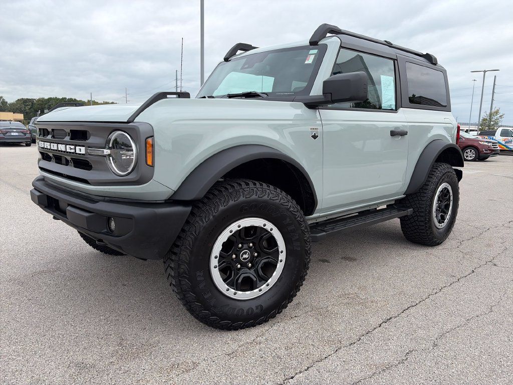 Used 2024 Ford Bronco Big Bend w/ Sasquatch Package AWD/4WD image 3