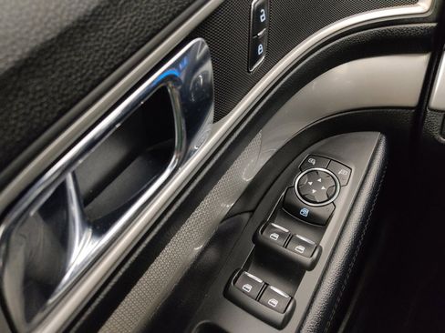 Used 2017 Ford Explorer XLT AWD/4WD image 27