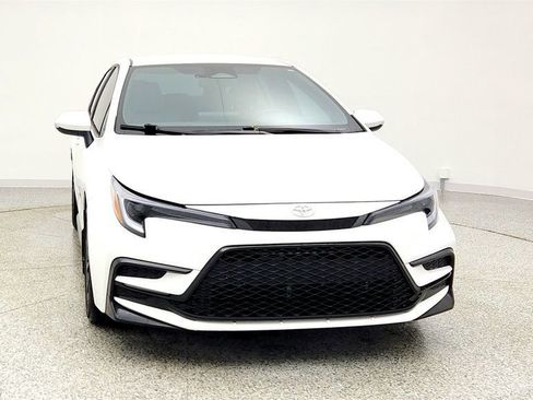 Used 2025 Toyota Corolla SE image 2