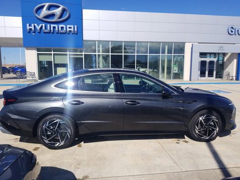 New 2026 Hyundai Sonata SEL FWD image 8