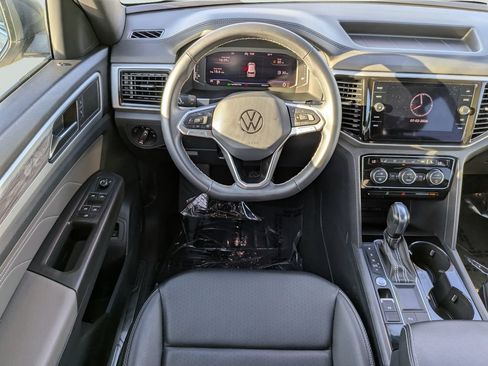 Used 2023 Volkswagen Atlas Cross Sport SE w/ Panoramic Sunroof Package FWD image 14