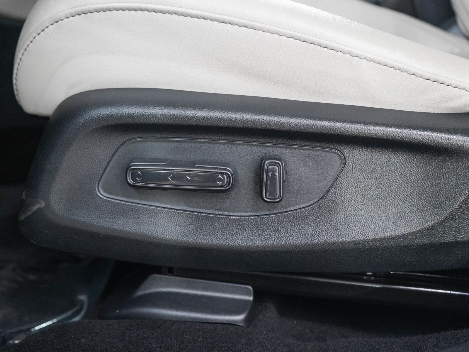 Used 2025 Honda HR-V EX-L image 28