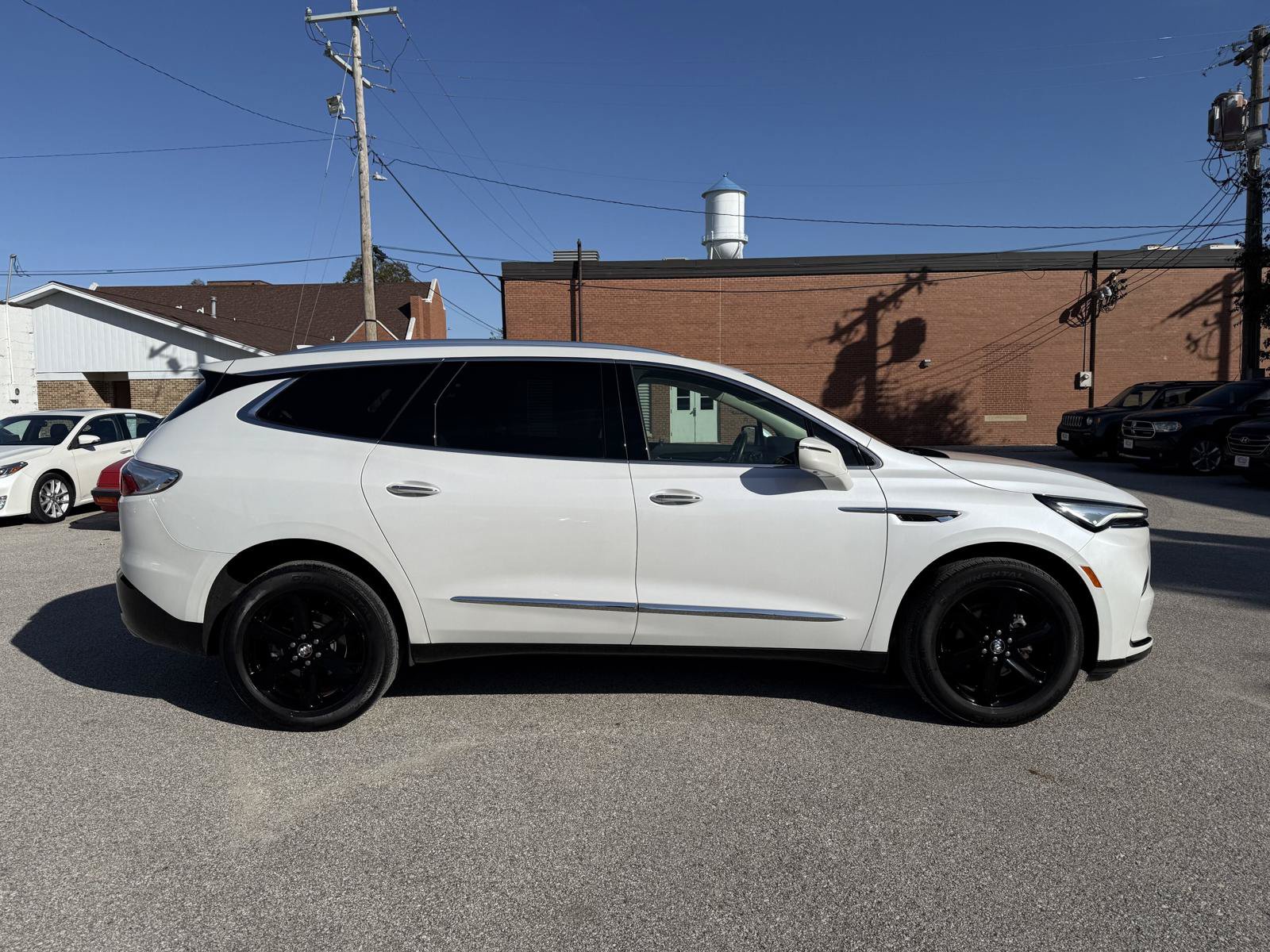Used 2024 Buick Enclave Essence w/ Experience Buick Package AWD/4WD image 4