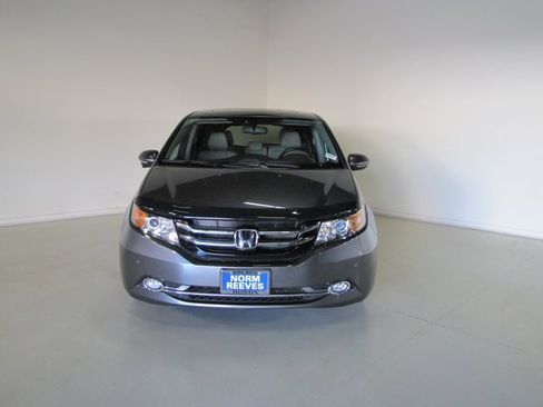 Used 2015 Honda Odyssey Touring image 2
