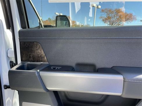 New 2026 Ford F250 Lariat w/ Black Appearance Package image 28