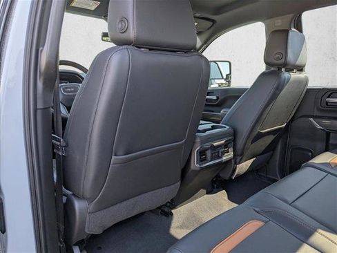 Used 2022 GMC Sierra 2500 AT4 image 23
