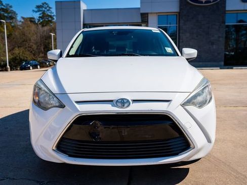 Used 2017 Toyota Yaris iA image 13