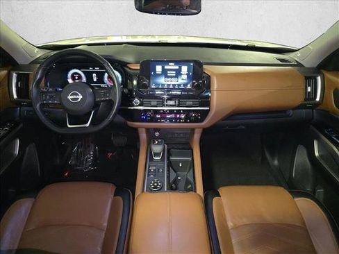 Used 2022 Nissan Pathfinder Platinum w/ Cargo Package AWD/4WD image 9