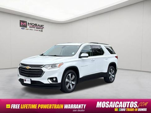 Used 2021 Chevrolet Traverse LT w/ LT Premium Package AWD/4WD image 3