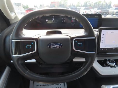 Used 2025 Ford Expedition Active AWD/4WD image 34